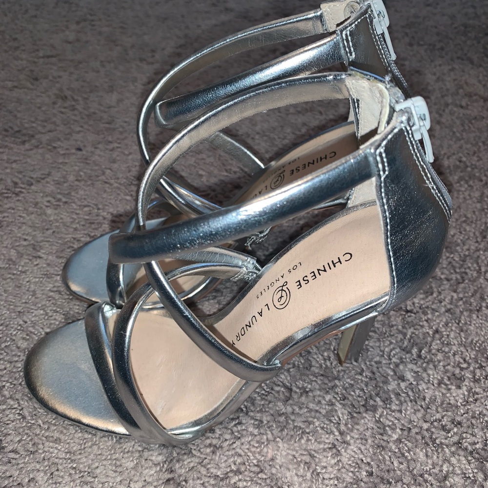 Chinese Laundry strappy silver heels - Picture 2 of 4